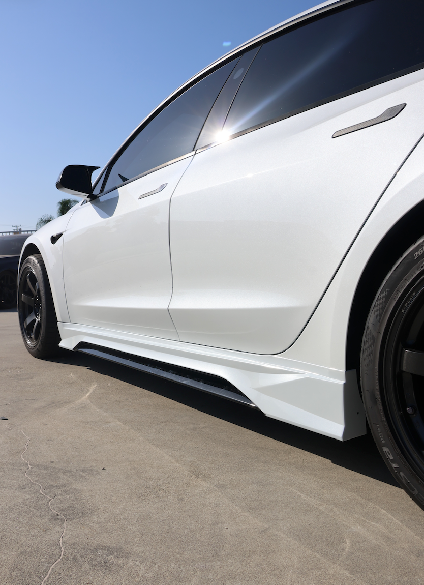 Tesla Model 3 Highland MC Design Pearl White Blk Side Skirt Extension